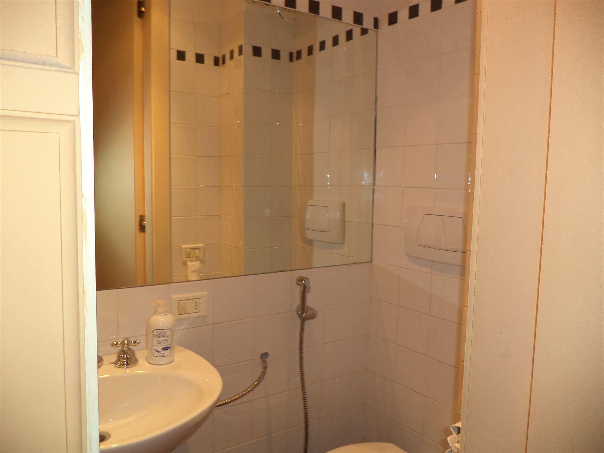 Bed and Breakfast Enjoy Roma Zewnętrze zdjęcie