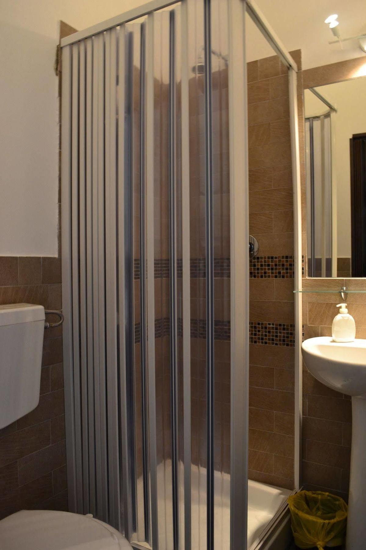 Bed and Breakfast Enjoy Roma Zewnętrze zdjęcie